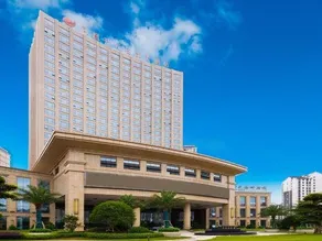 Phoenix New Century Grand Hotel - Image 4