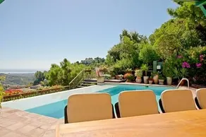 LA COTORRA - Image 1
