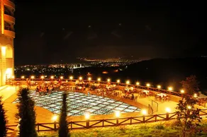 Gold City Luxury Apartment - Image 4