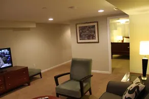 Lovely Remodeled 2bdrm Basement Home - Image 4
