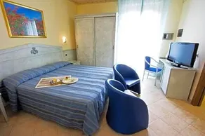 Hotel Solarium - Image 3