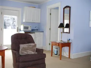The Trumbull House Bed and Breakfast - Image 5