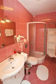 Villa Ana Apartments - Image 2