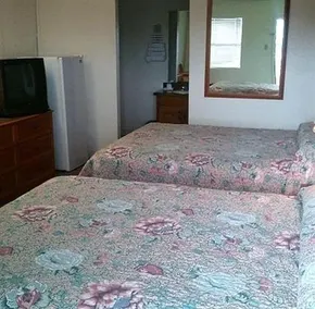 Trade Winds Motel - Image 3