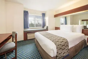 Microtel Inn & Suites by Wyndham Tulsa East - Image 4