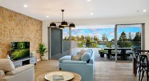 Belle Vue- Penthouse at Black Beach - Image 5