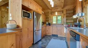 Log Cabin Home with Lake and Mountain view by Reserver.ca - Image 5