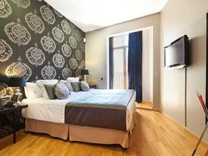 Uma Suites Luxury Midtown - Image 5