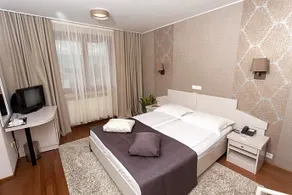 Hunguest Hotel Fenyo - Image 3