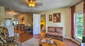 Explore Lake Erie and Strip From Quaint Apartment - Image 4