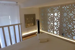 Studio In A Palace - Image 2