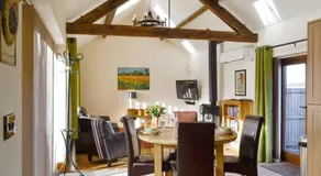 Little Hendre Lodge - Image 5