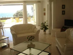 Viva La Vida Cristall Beach Villa - Image 3