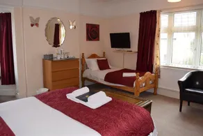 St Aubyns Guest House - Image 3