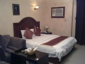 Al Tandeel Palace furnished apartments - Image 5