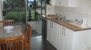 Sue's Place - Image 4