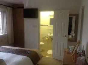 Bure Lodge - Image 4