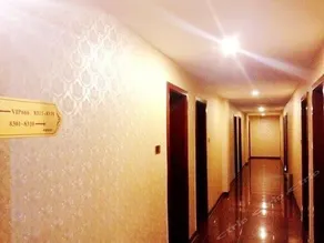 BELL TOWER HOTEL - Image 4