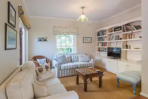 E Stamford Road - Image 4