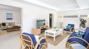 Emerald - coastal walk, swimming pool, pet friendly - Image 2