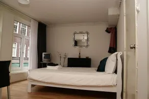 Home Run Amsterdam Bed & Breakfast - Image 4
