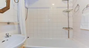 A Home To Rent at Victoria - The Belgravia Apartment - Image 4