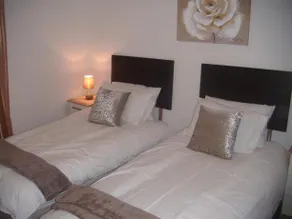 The Village Inn Apartment - Image 4