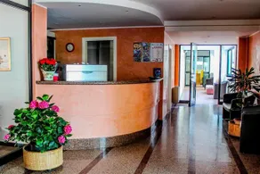 Hotel Holiday - Image 4