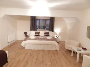 Racecourse Guest House - Image 4