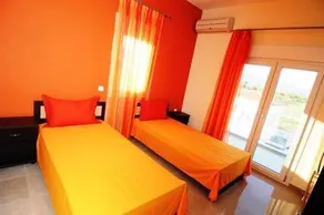 Aigialia Holiday Houses - Image 3