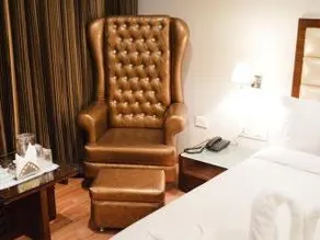 Fabhotel Prudent - Image 2