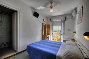 Hotel Clara - Image 2