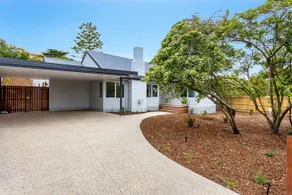 Molly's Beach House: - Image 1