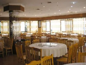 Guwu Hotel - Image 2