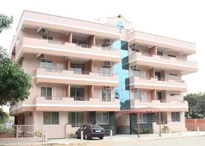The Red Lotus Suites - Image 3