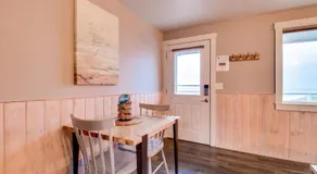 Oceanside Inn - Image 5