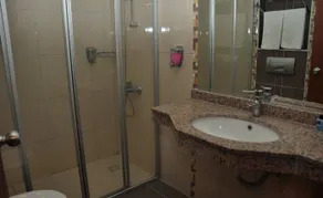 Raina Beach Hotel - Image 3