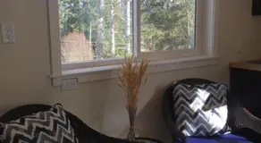 Stunning Studio in Heart of East Sooke - Image 3