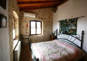 Anelina Villa - Image 2