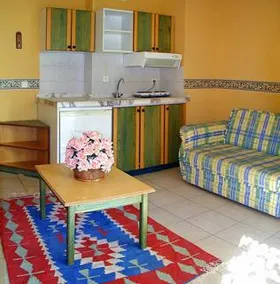 Club Petunya Apartments - Image 3