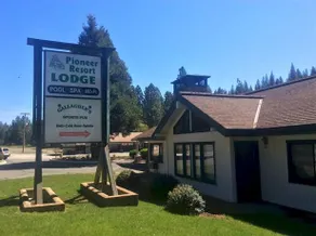 Pioneer Inn & Suites - Image 4