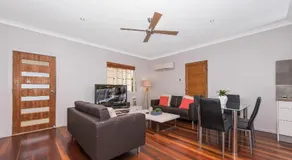 2 bedroom cottage - Image 3