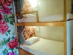 Inn Hug - Image 3