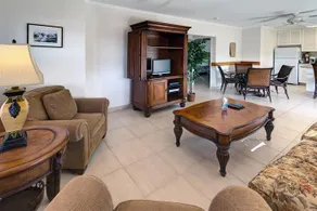 Hut Pointe Inn - Image 4