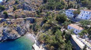 Douskos Beach House - Image 5