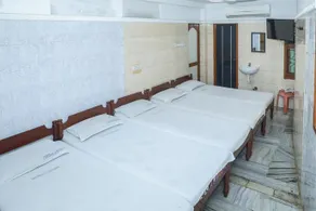 Universal Inn - Image 5