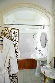Historic Sion Bass Guest House - Image 2