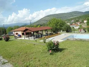Iniochos guesthouse - pool bar - Image 4