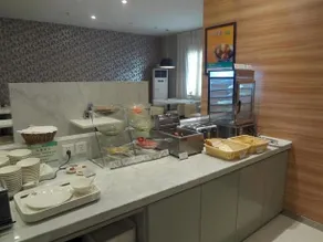 Haijin Business Hotel - Image 2