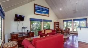 6 Ilmenite Avenue - Coastal Beach Shack Within Walking Distance To Patrolled Beach And Cbd - Image 2